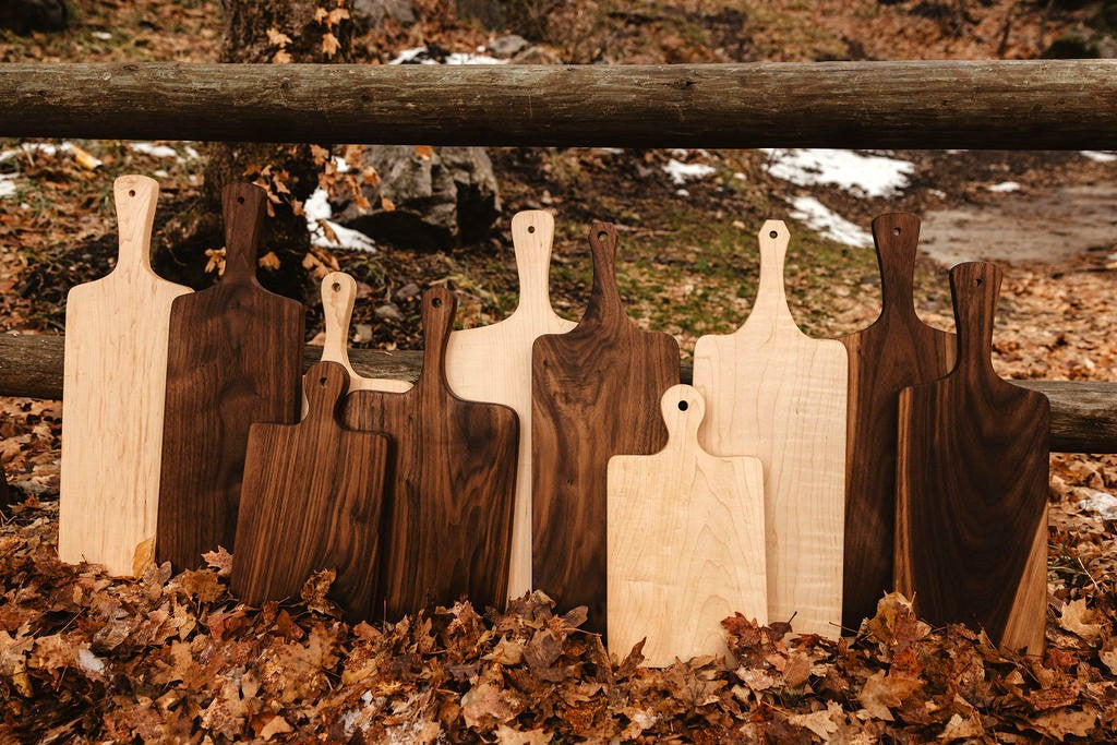 http://mountainmaplecuttingboards.com/cdn/shop/files/001A2629b_ee1ecb1d-aa77-4c29-8d2f-805d77550b82.jpg?v=1702255786